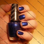 NOTD: OPI Blue My Mind med Konadtrykk i gull